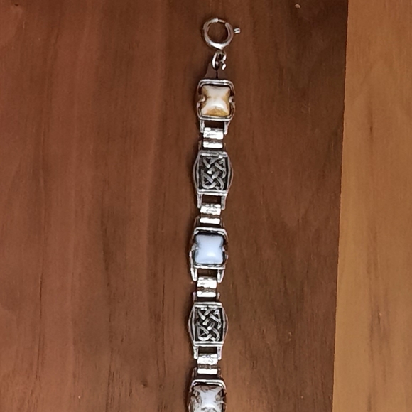 Silver tone bracelet - Picture 2 of 3